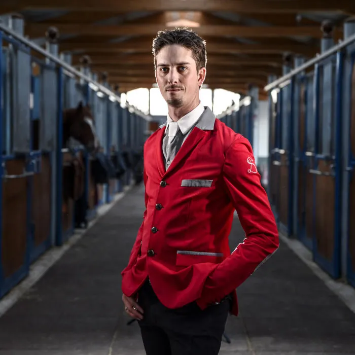 David Deillon, Gründer von Alogo Analysis, in der Jacke des Schweizer Nationalteams