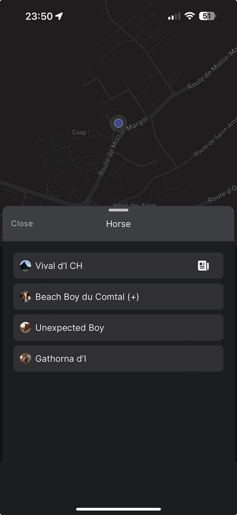Selecting the horse before recording — horses with an assigned program show an icon